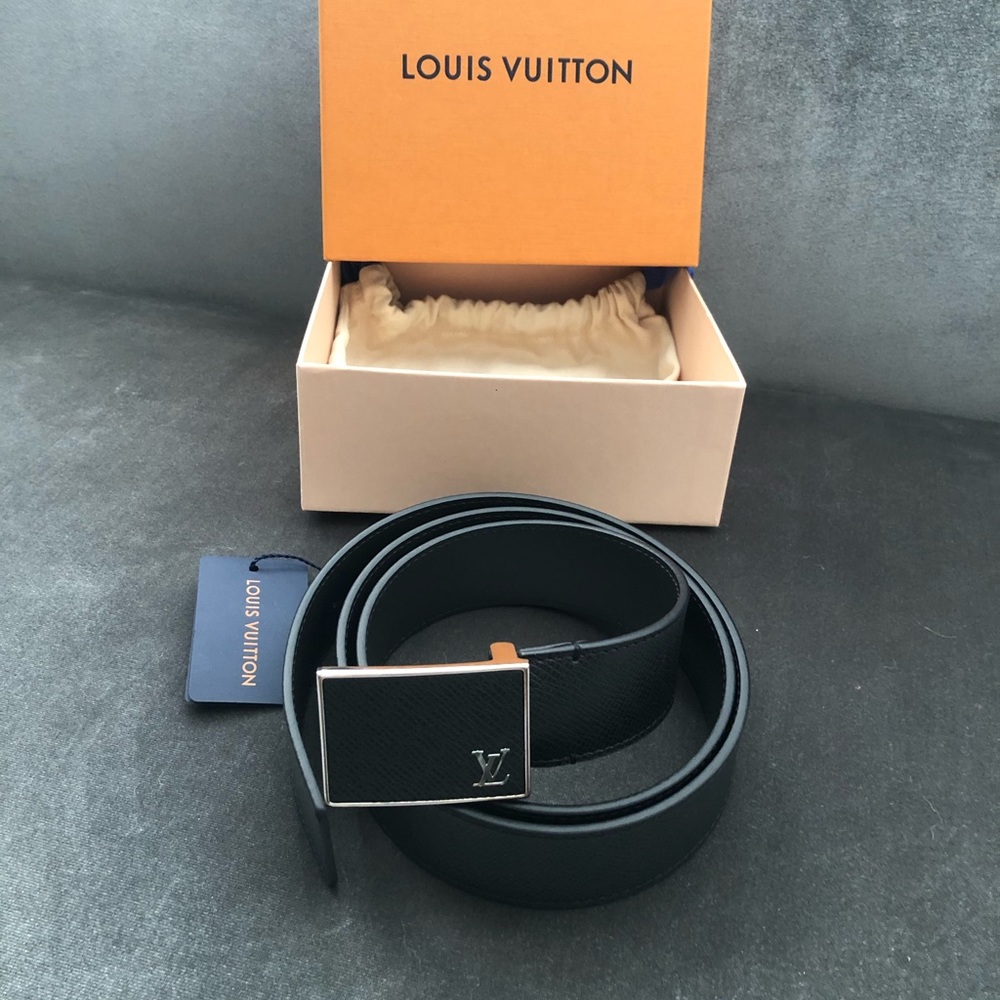 Louis Vuitton men’s black belt *NEW*